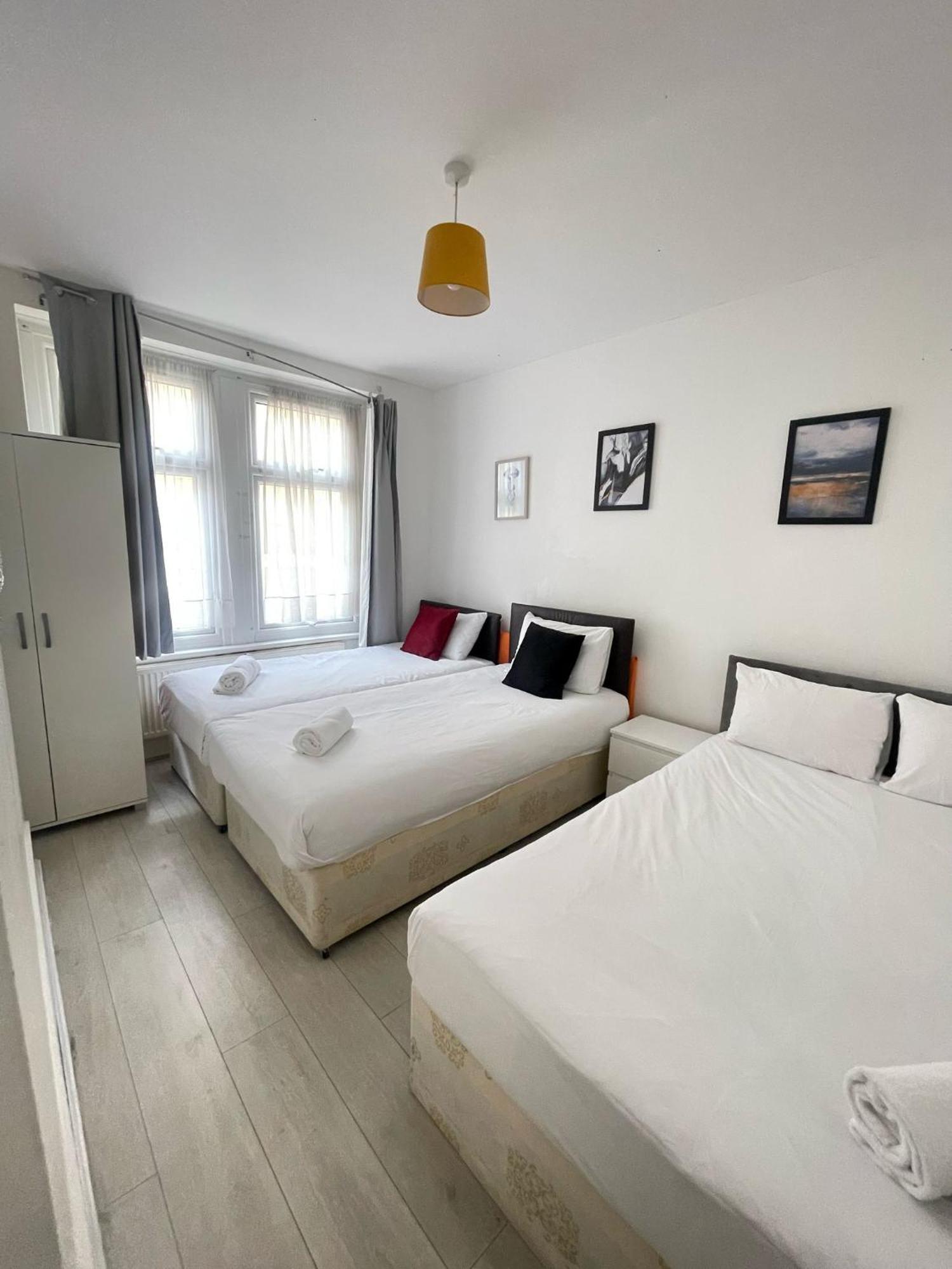 Lovely 2 Bed Flat 2 Floor Miles London Kültér fotó